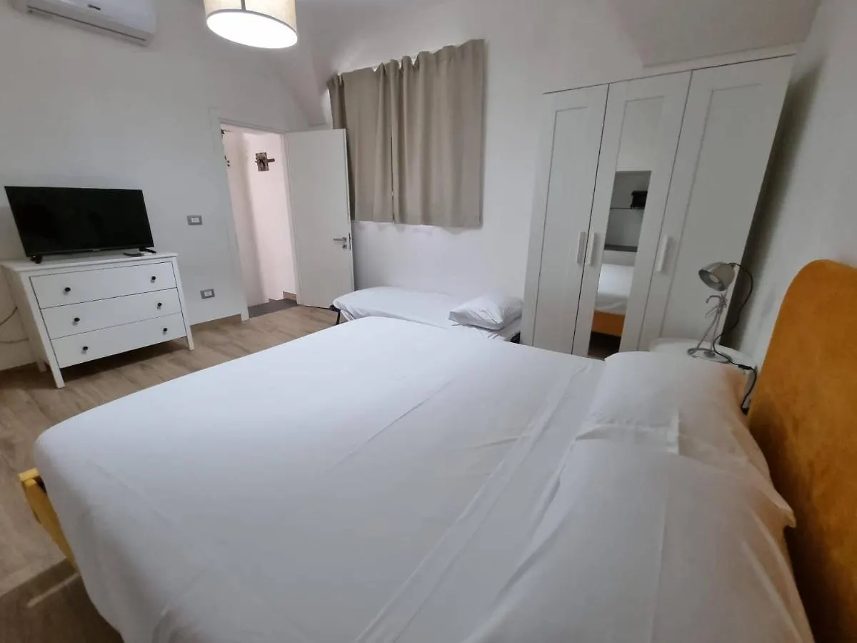 Appartamento A Casa Di Sole Aeroporto di Catania Fontana Rossa Italia